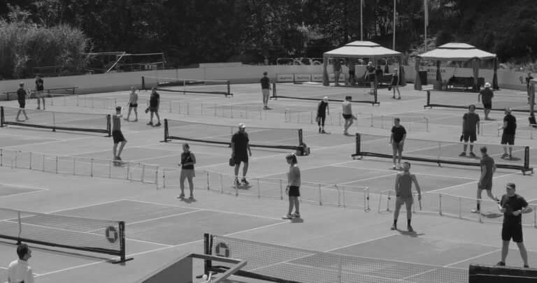 Histoire du padel en France : des origines au boom actuel